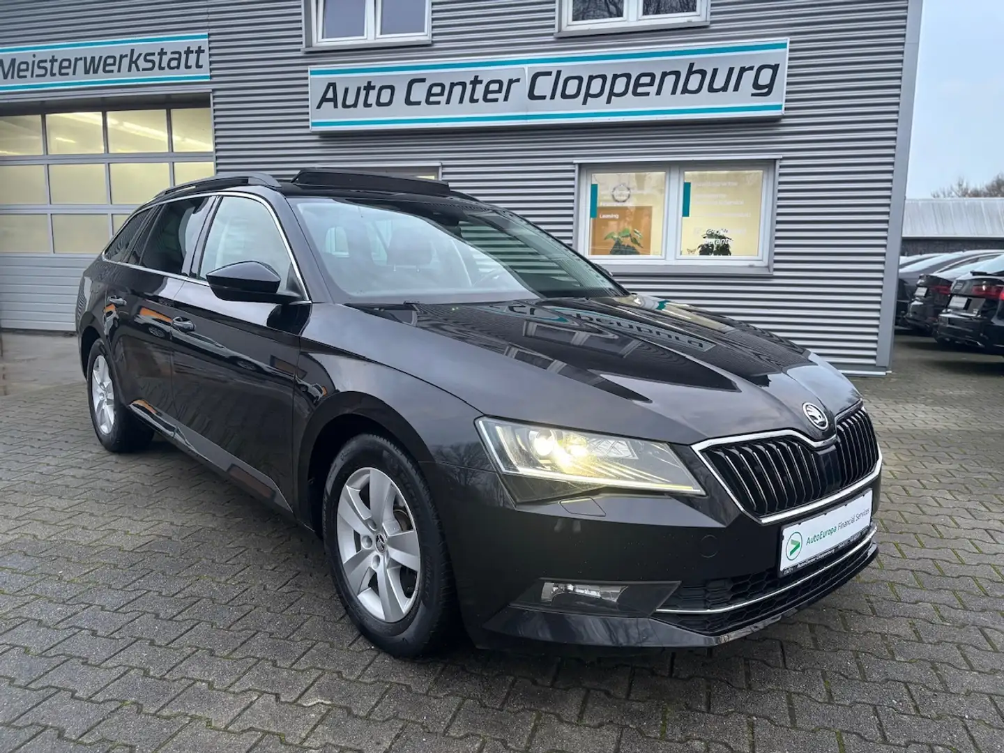 Skoda Superb Combi 2,0 TDI "Ambition" Schwarz - 1