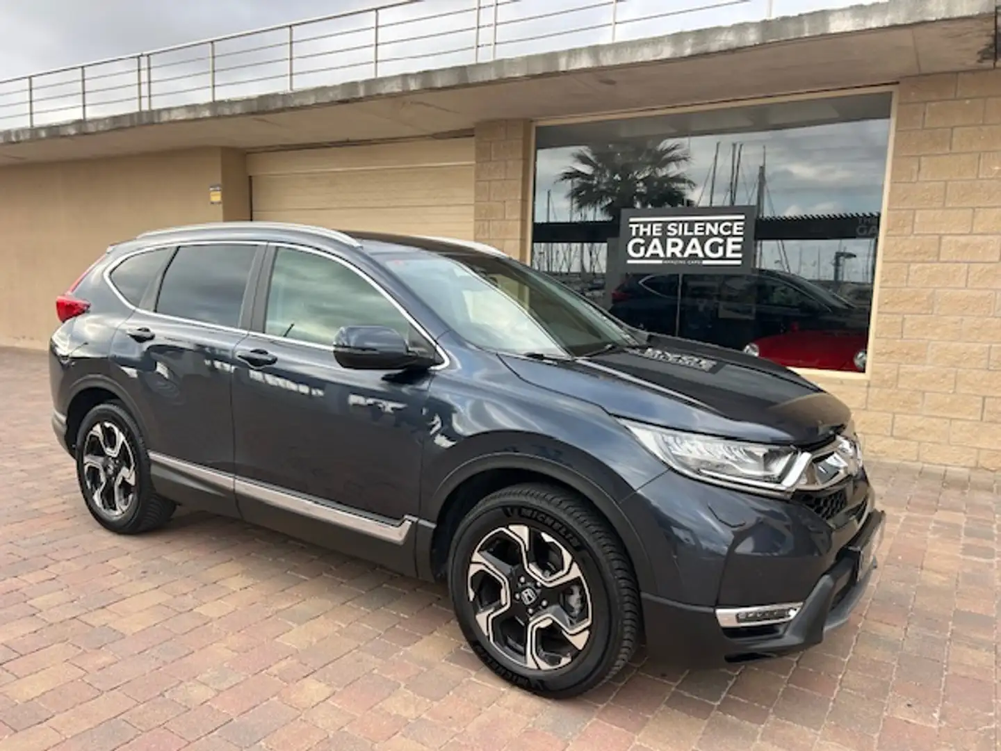 Honda CR-V 1.5 VTEC Lifestyle 4x4 7pl. CVT 193 Negro - 1