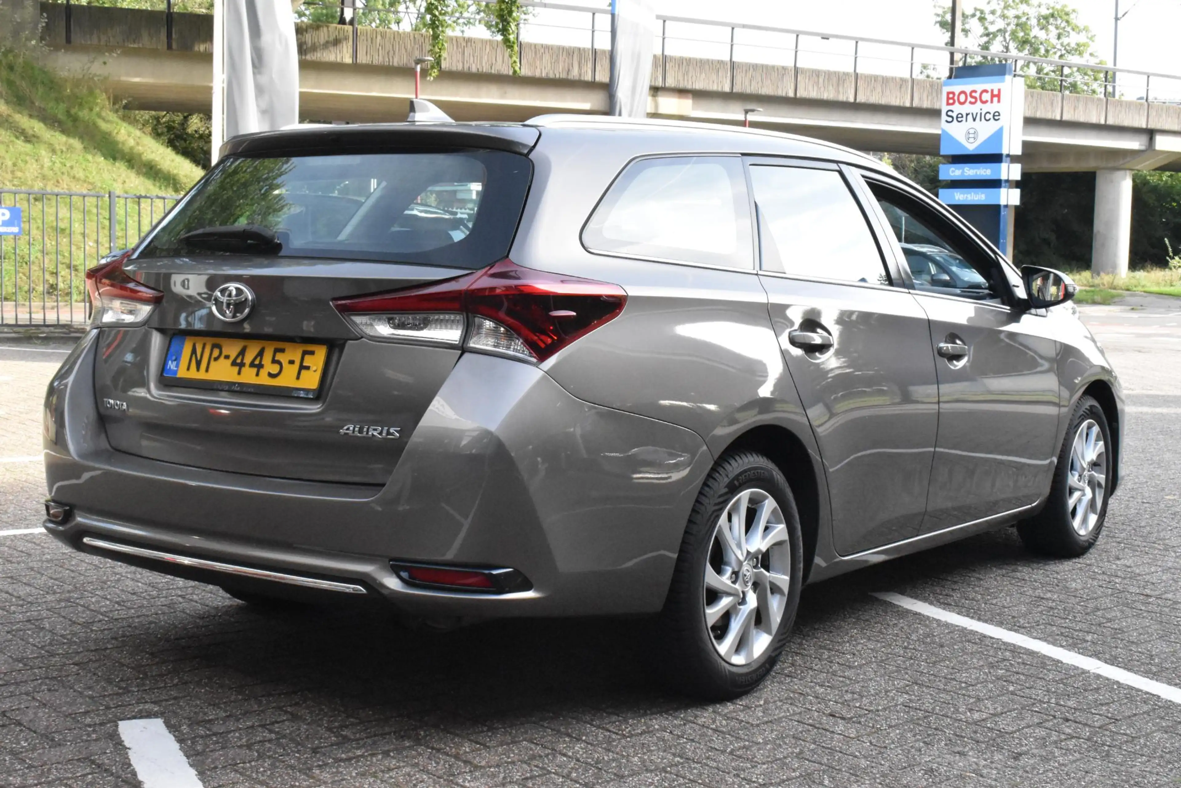 Toyota Auris Touring Sports 1.2T Aspiration 100% Onderhouden | — photo 3