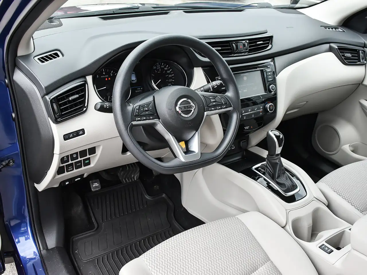 Nissan Qashqai photo Nissan Qashqai