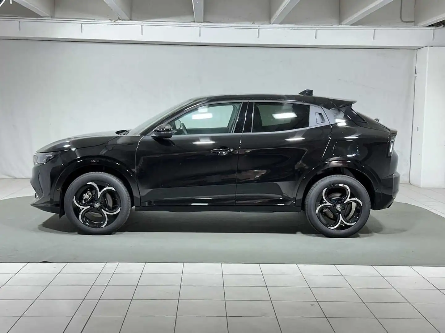 Alfa Romeo Junior 1.2 145 CV Hybrid eDCT6 Q4 Nero - 2
