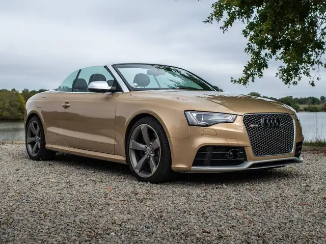 Audi RS5 RS5 Cabriolet V8 4.2 FSi 450 Quattro S Tronic 7