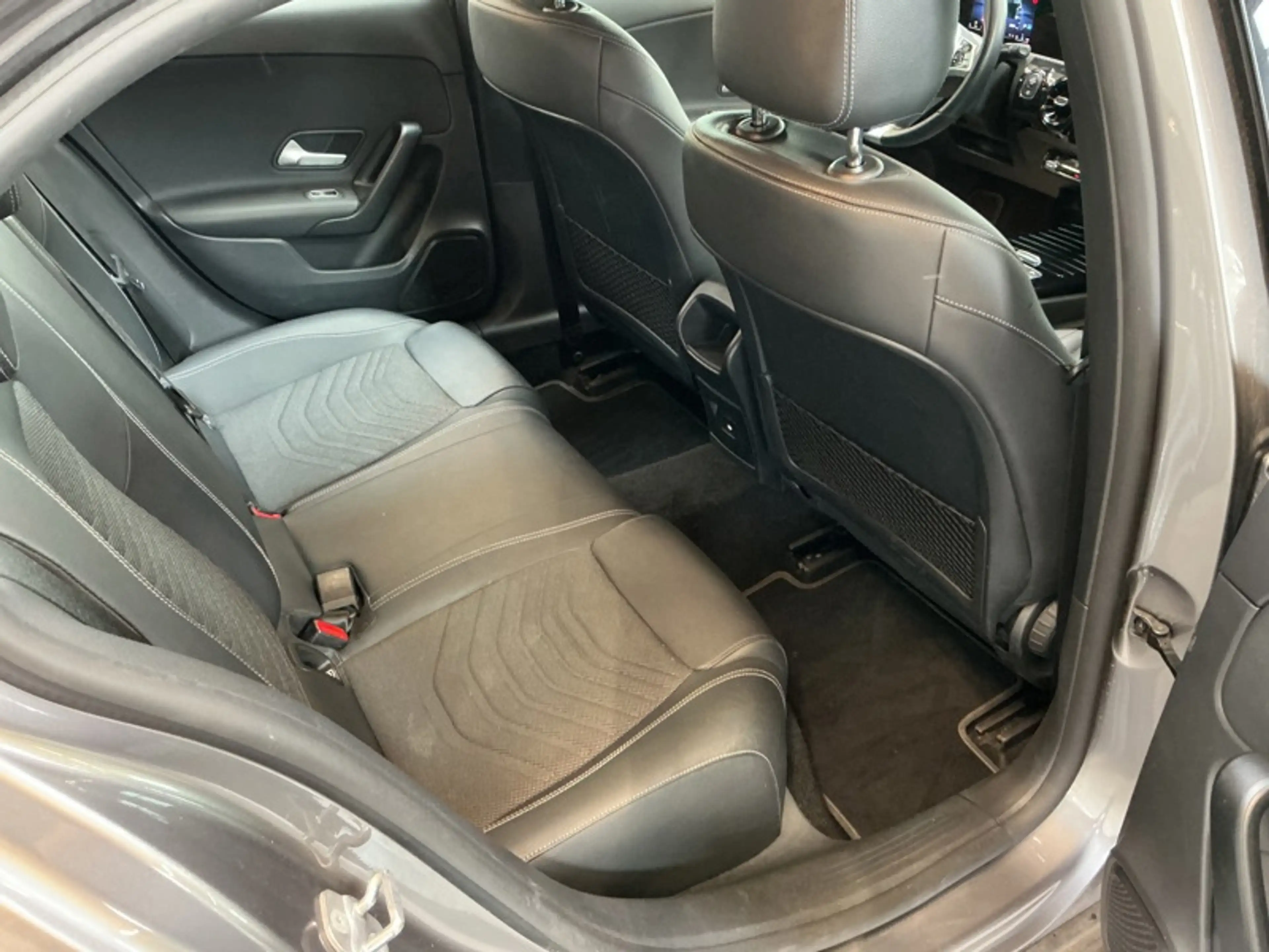Mercedes-Benz A 180 d Essential Line — photo 8