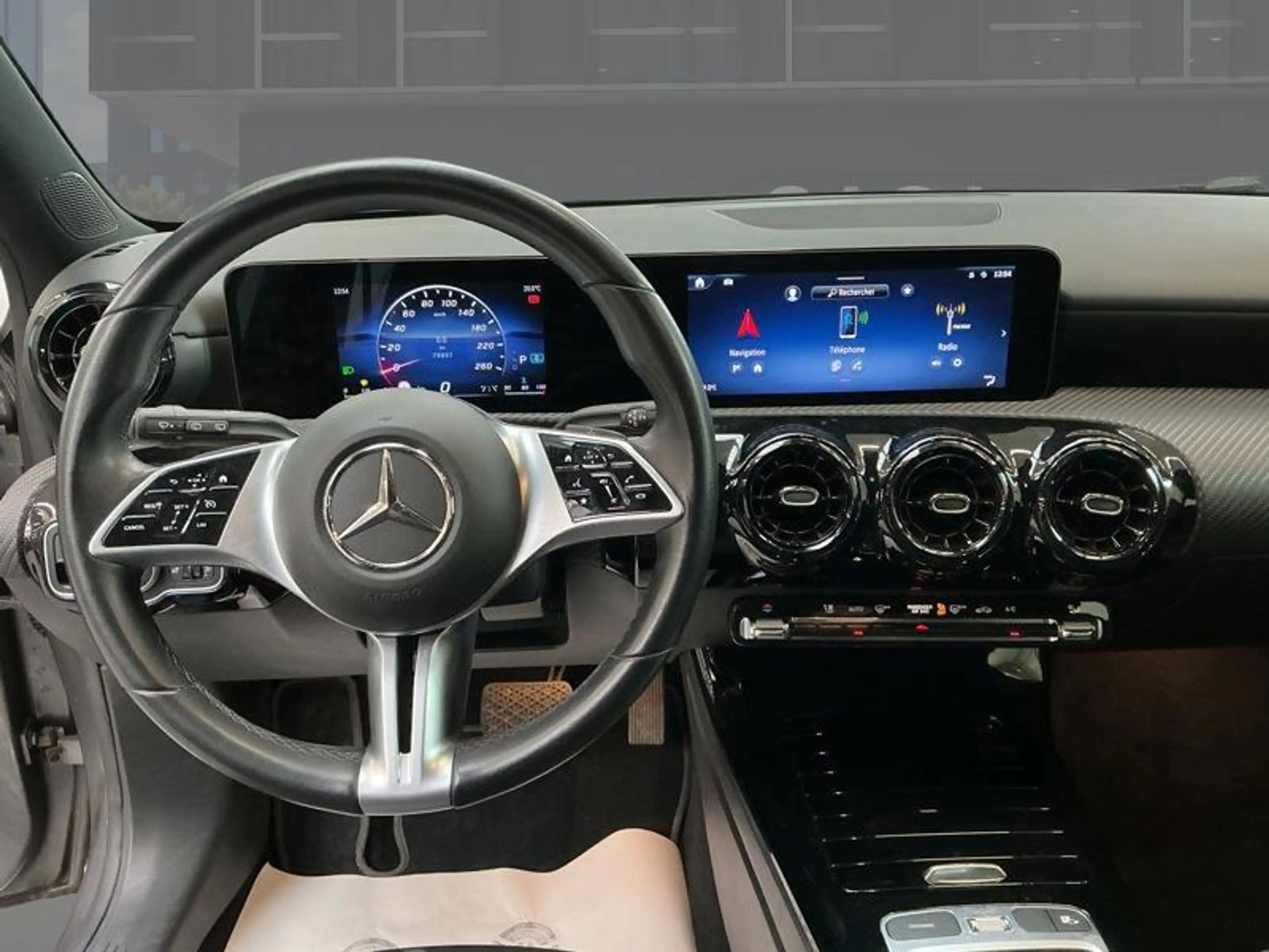 Mercedes-Benz A 180 d Essential Line — photo 7
