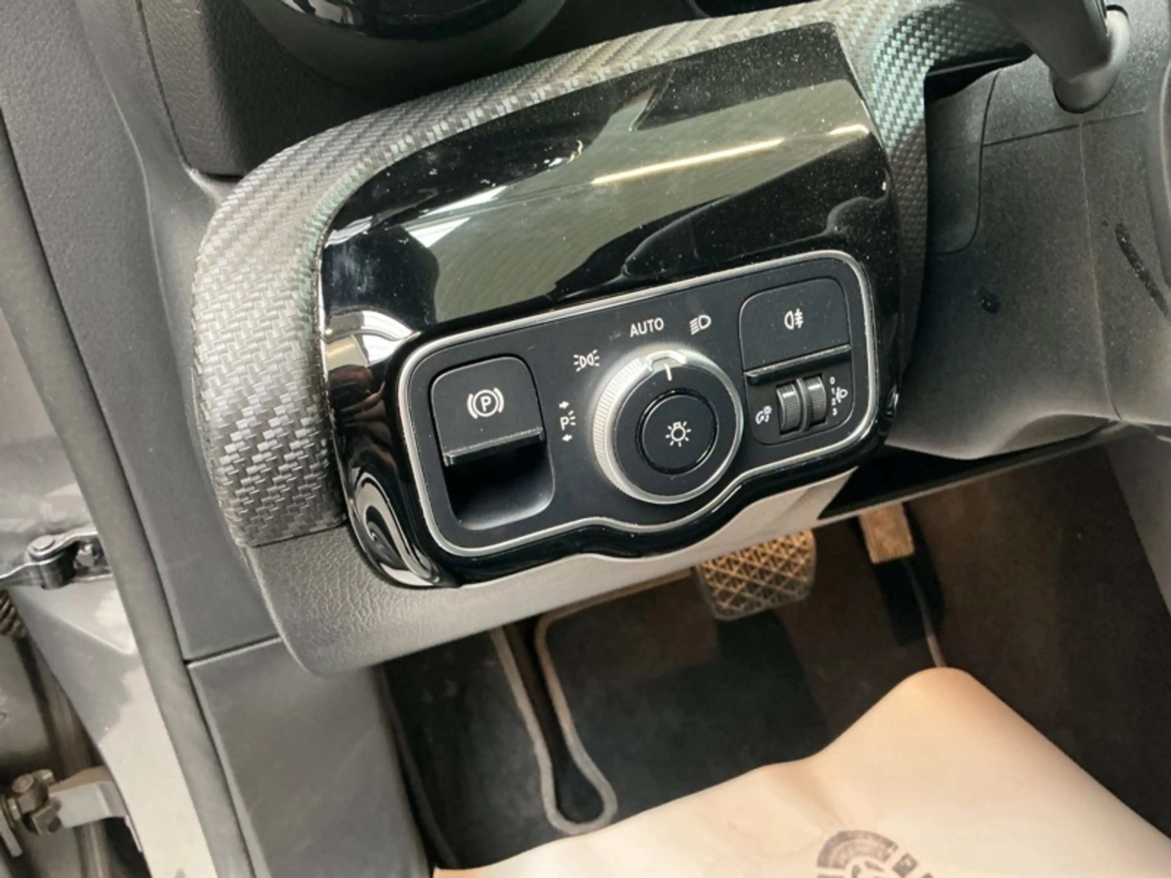 Mercedes-Benz A 180 d Essential Line — photo 10