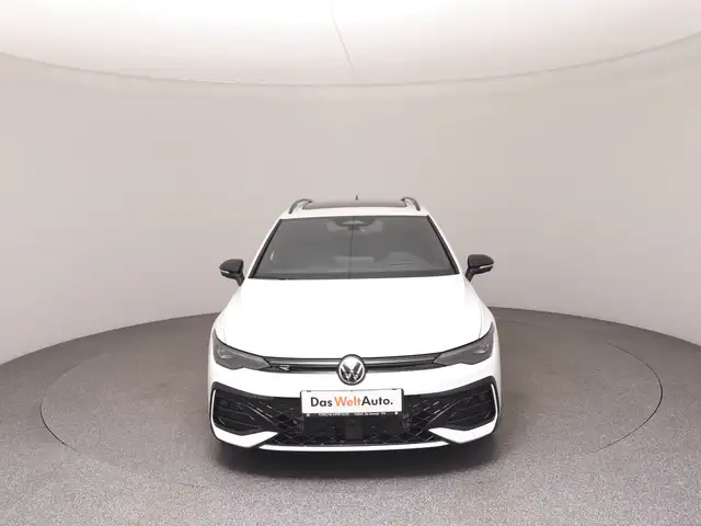 Volkswagen Golf view 3
