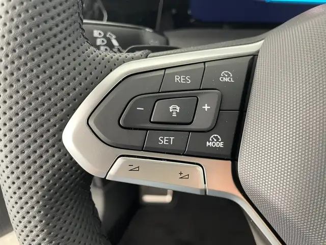 Volkswagen Golf view 14