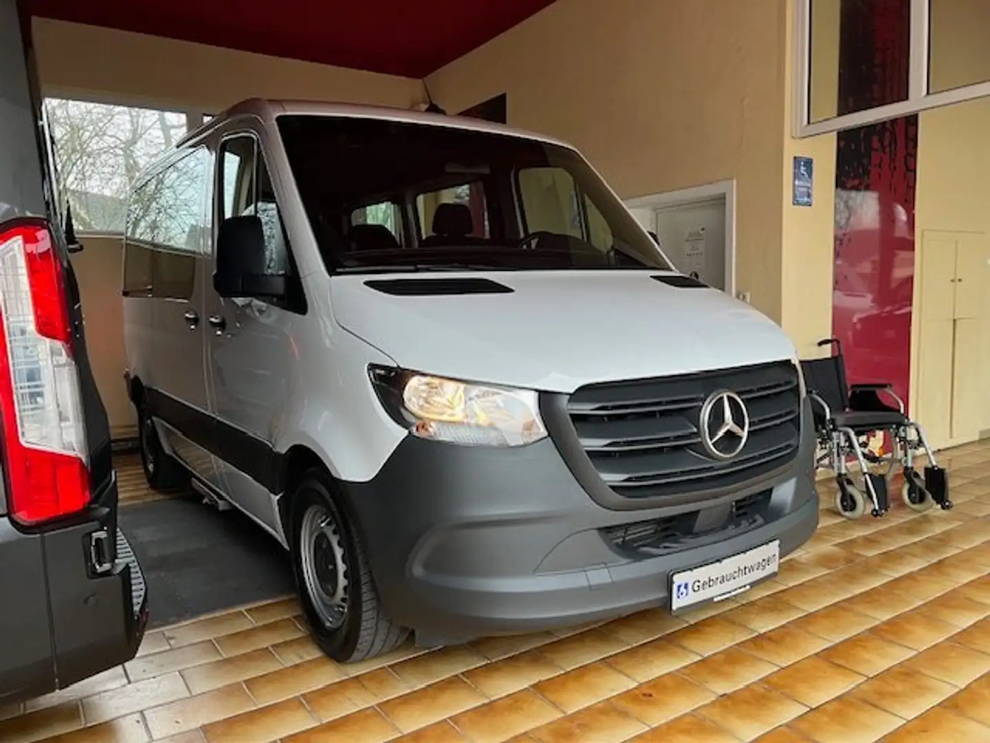 Mercedes-Benz Sprinter Autom. Rollstuhl-Hecklift Kam Allwetter Sthzg Mwst Weiß - 2