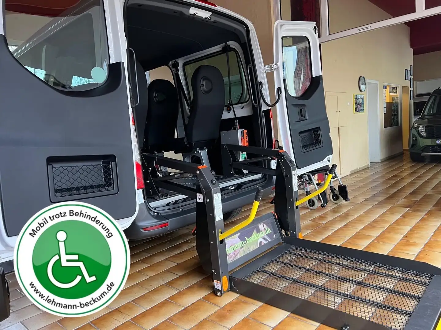Mercedes-Benz Sprinter Autom. Rollstuhl-Hecklift Kam Allwetter Sthzg Mwst Weiß - 1