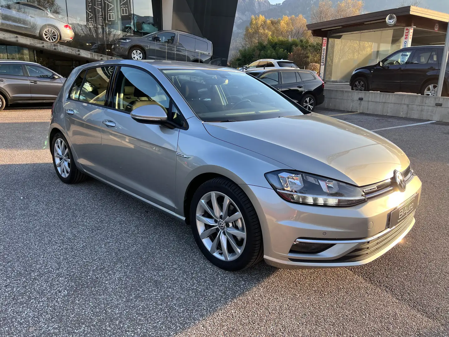 Volkswagen Golf 1.5 TSI 130CV EXECUTIVE DSG 5P Grigio - 2