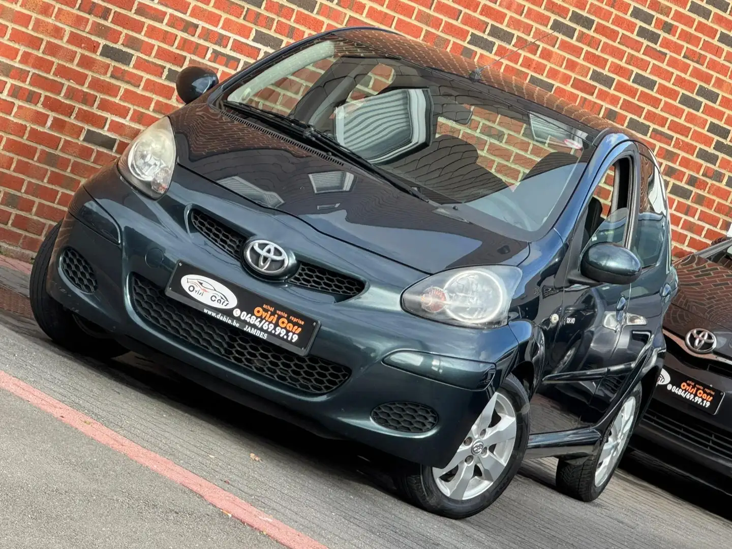 Toyota Aygo // 5 PORTES AIRCO // TRÈS PROPRE // Noir - 1