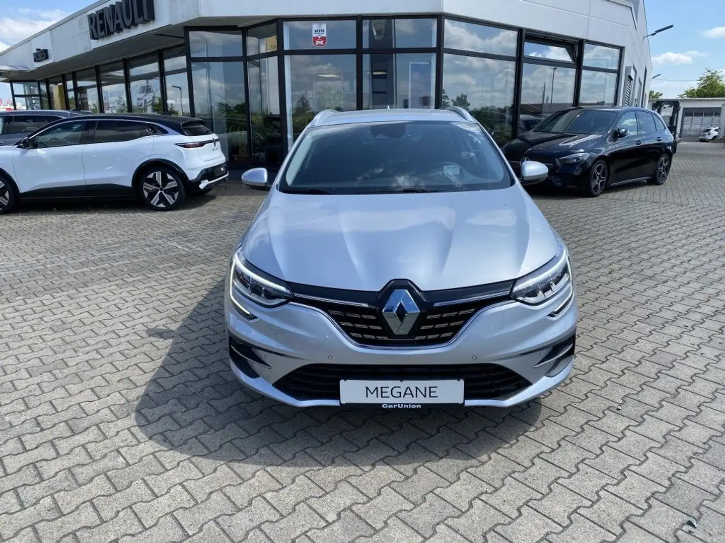 Renault Megane Grandtour TCe 140 GPF EDC INTENS Silber - 2