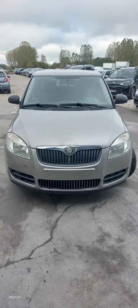 Skoda Fabia 1.4TDi VENDU DANS L'ETAT MARCHAND OU EXPORT Gris - 2