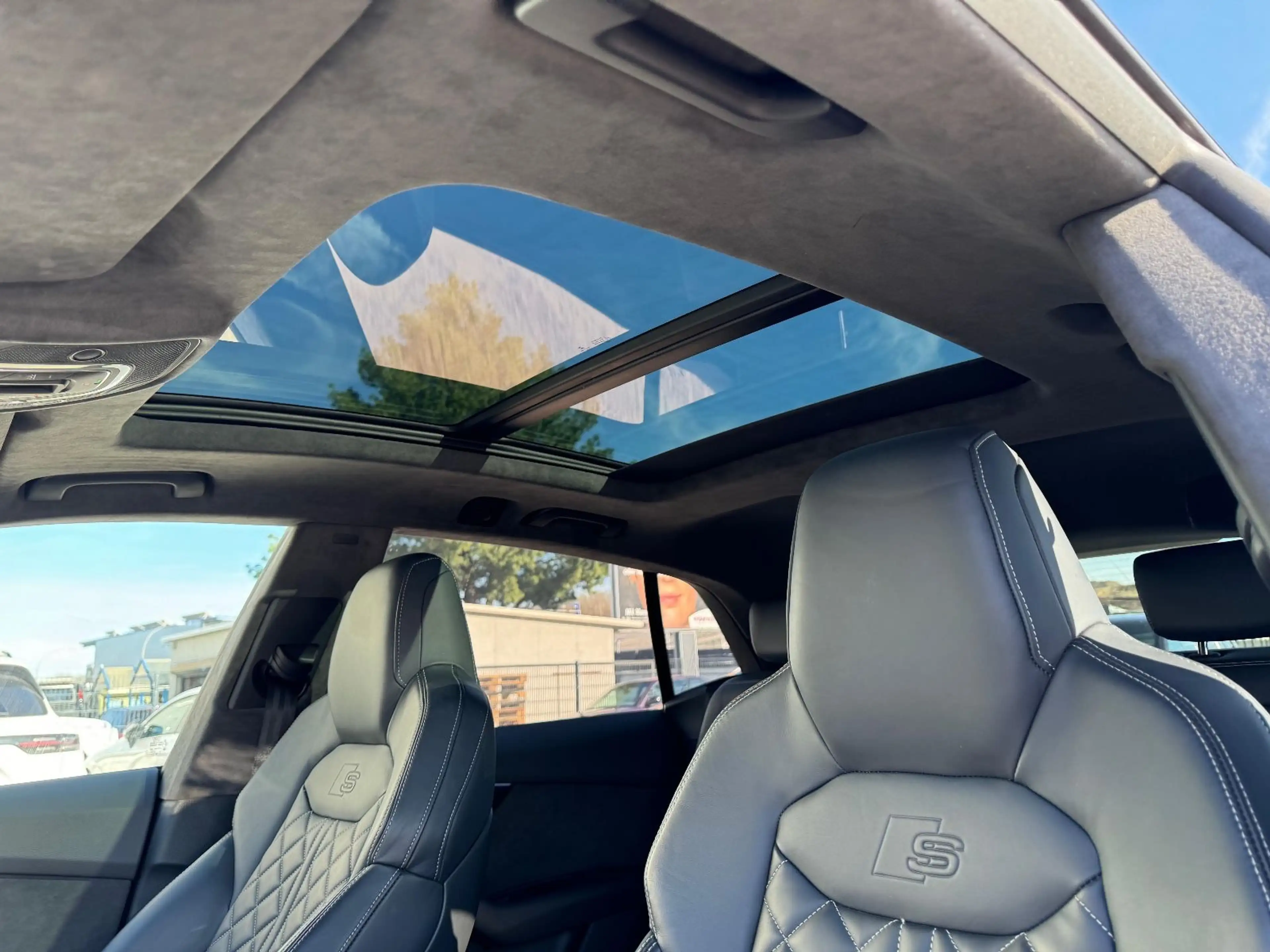 Audi SQ8 TDI quattro B&O Matrix Pano Luft AHK S Sitze — photo 7