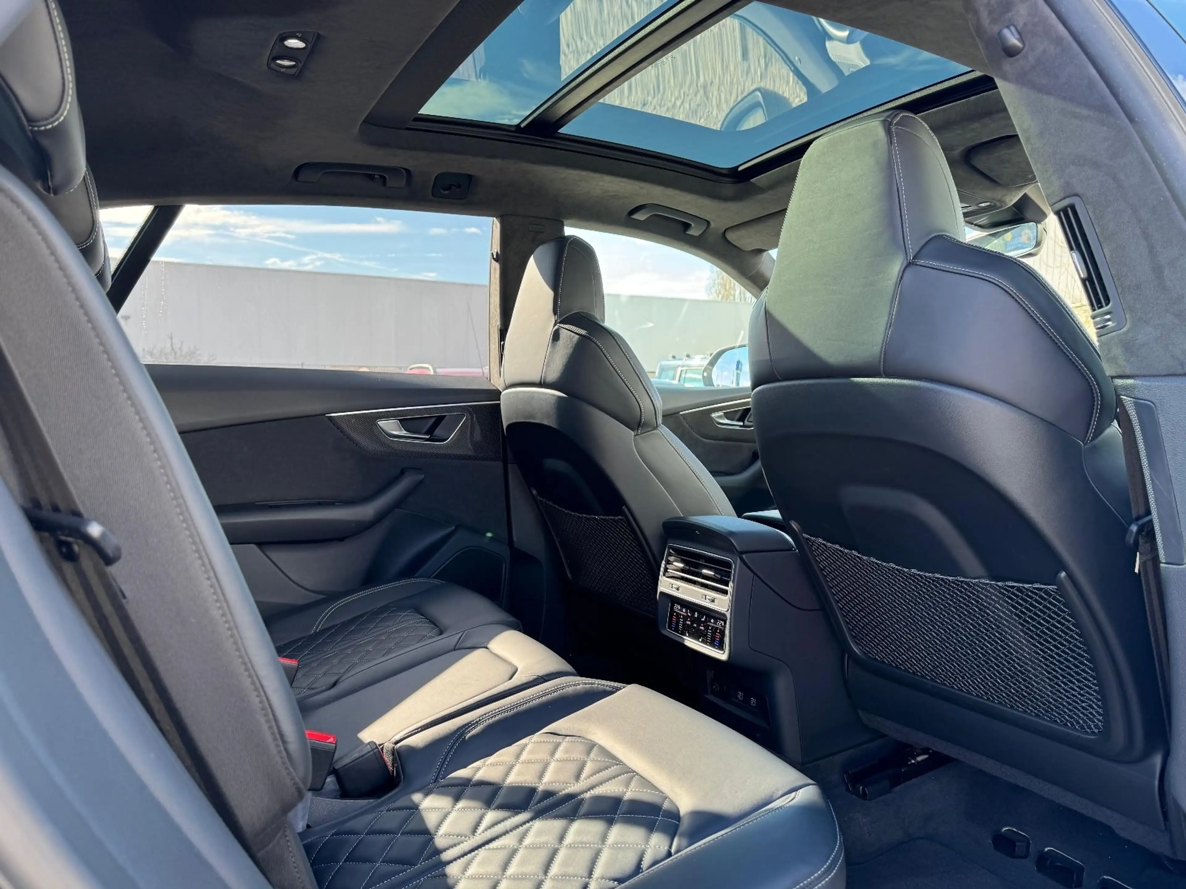 Audi SQ8 TDI quattro B&O Matrix Pano Luft AHK S Sitze — photo 11
