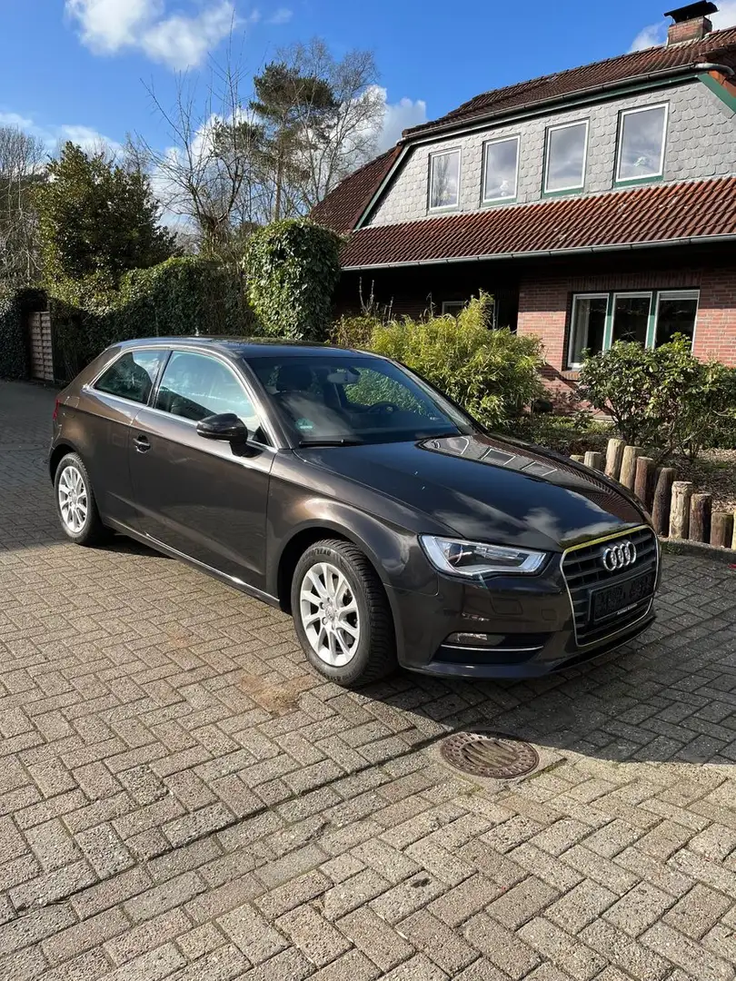Audi A3 attraction Brown - 1