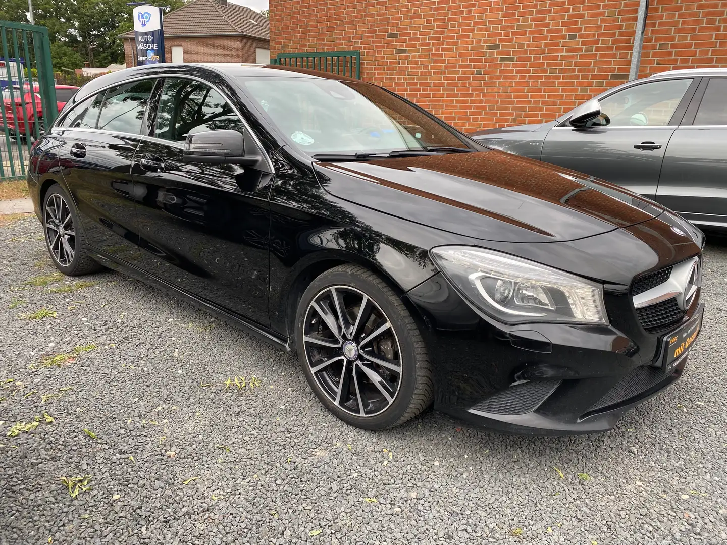 Mercedes-Benz CLA 200 CLA Shooting Brake CDI) d 7G-DCT Noir - 2