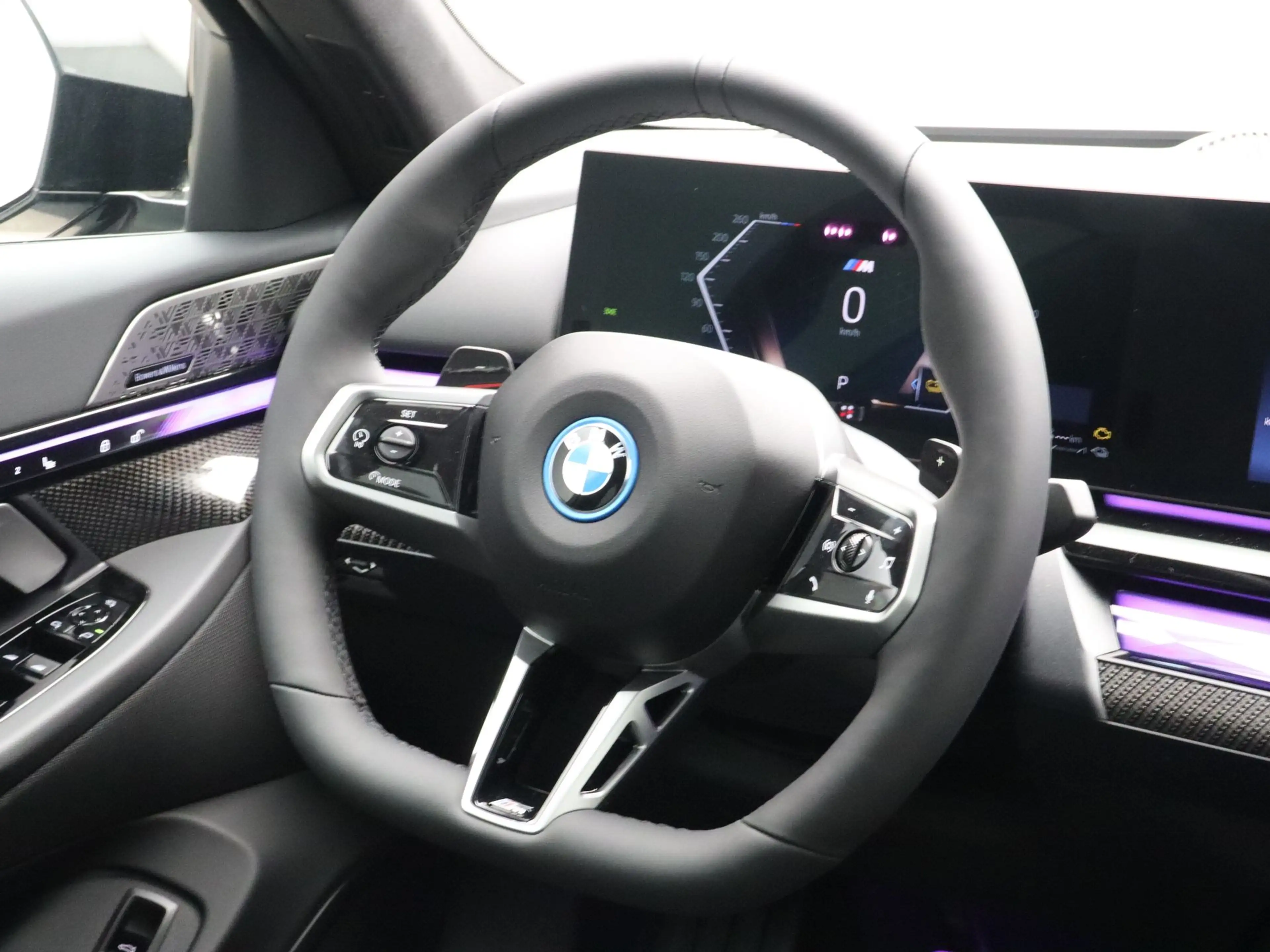 BMW 550 5 serie 550e xDrive — photo 2
