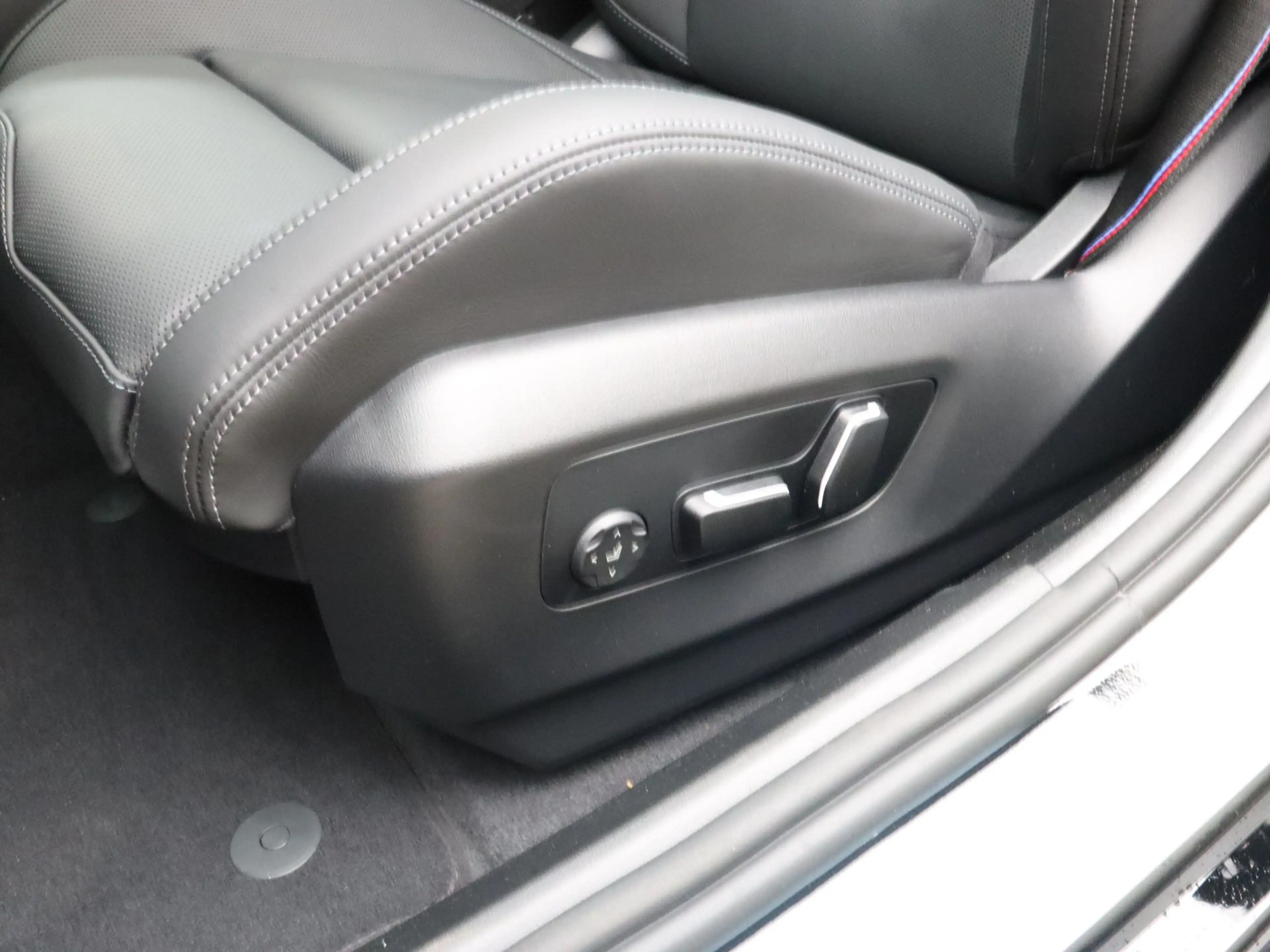 BMW 550 5 serie 550e xDrive — photo 14