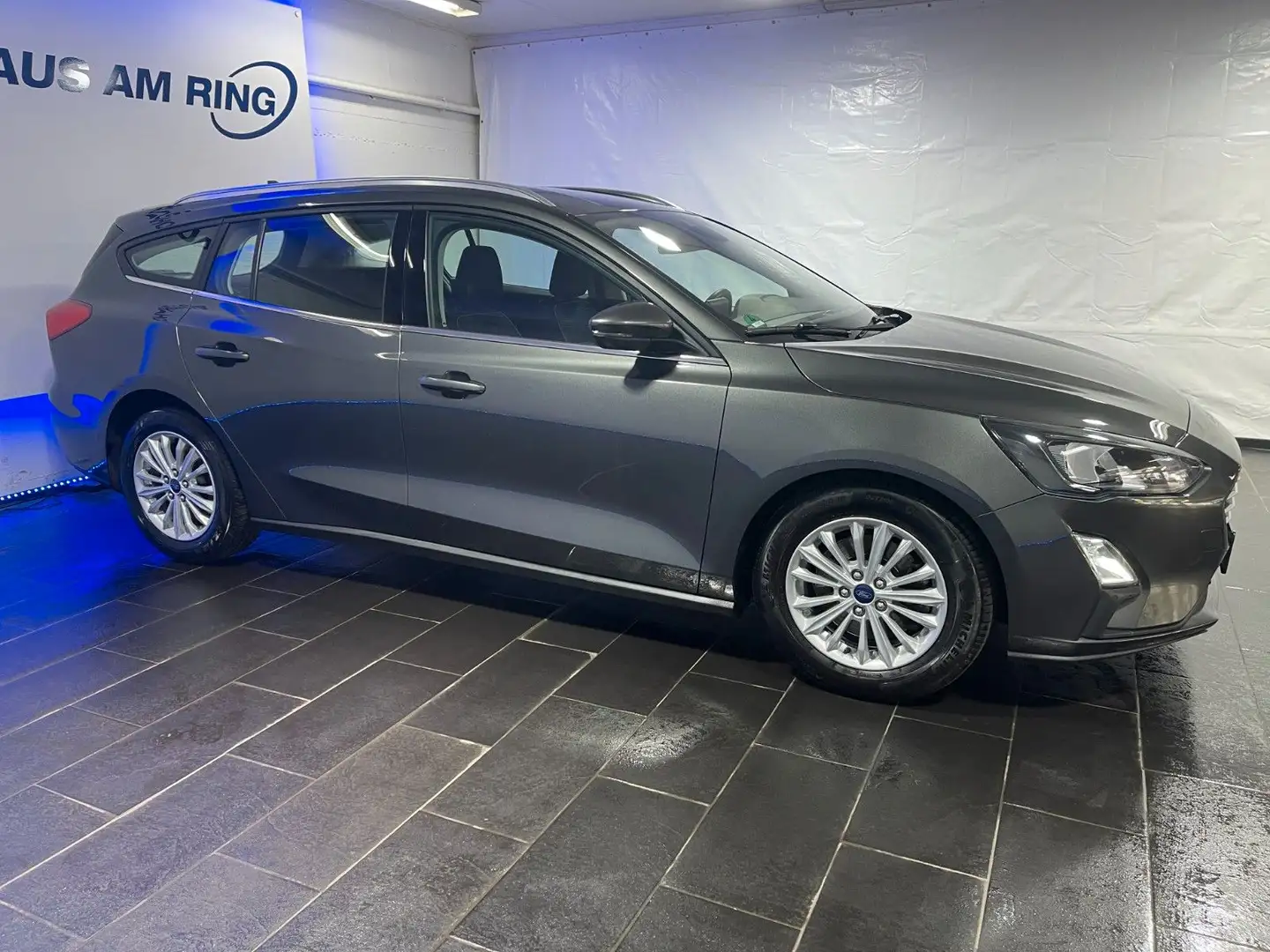 Ford Focus Turnier Titanium Aut. CAM DAB KEY ACC LED Grau - 2