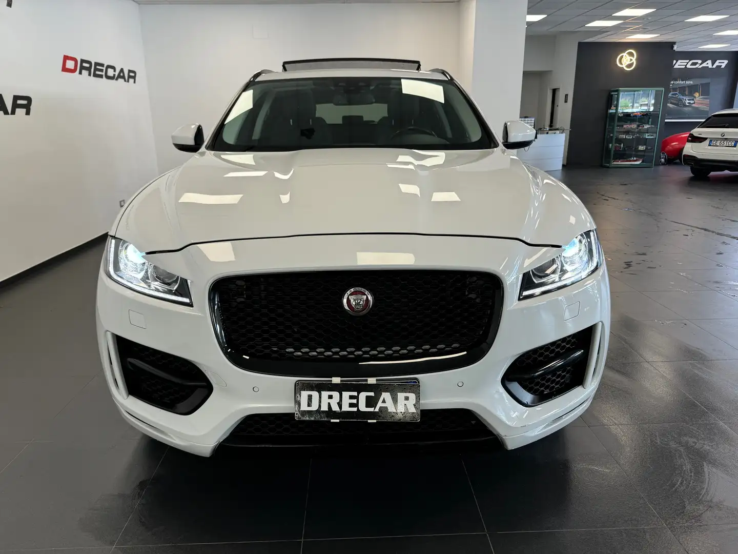 Jaguar F-Pace 2.0d i4 R-Sport awd 180cv auto my18 TETTO 20" Bianco - 2