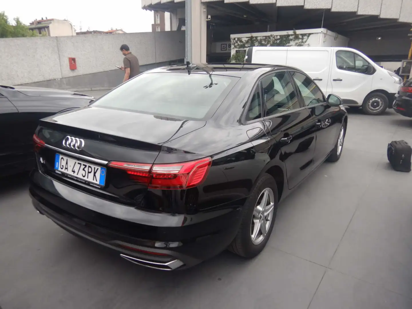 Audi A4 A4 30 2.0 tdi mhev Business s-tronic ADAS NAVI Nero - 2
