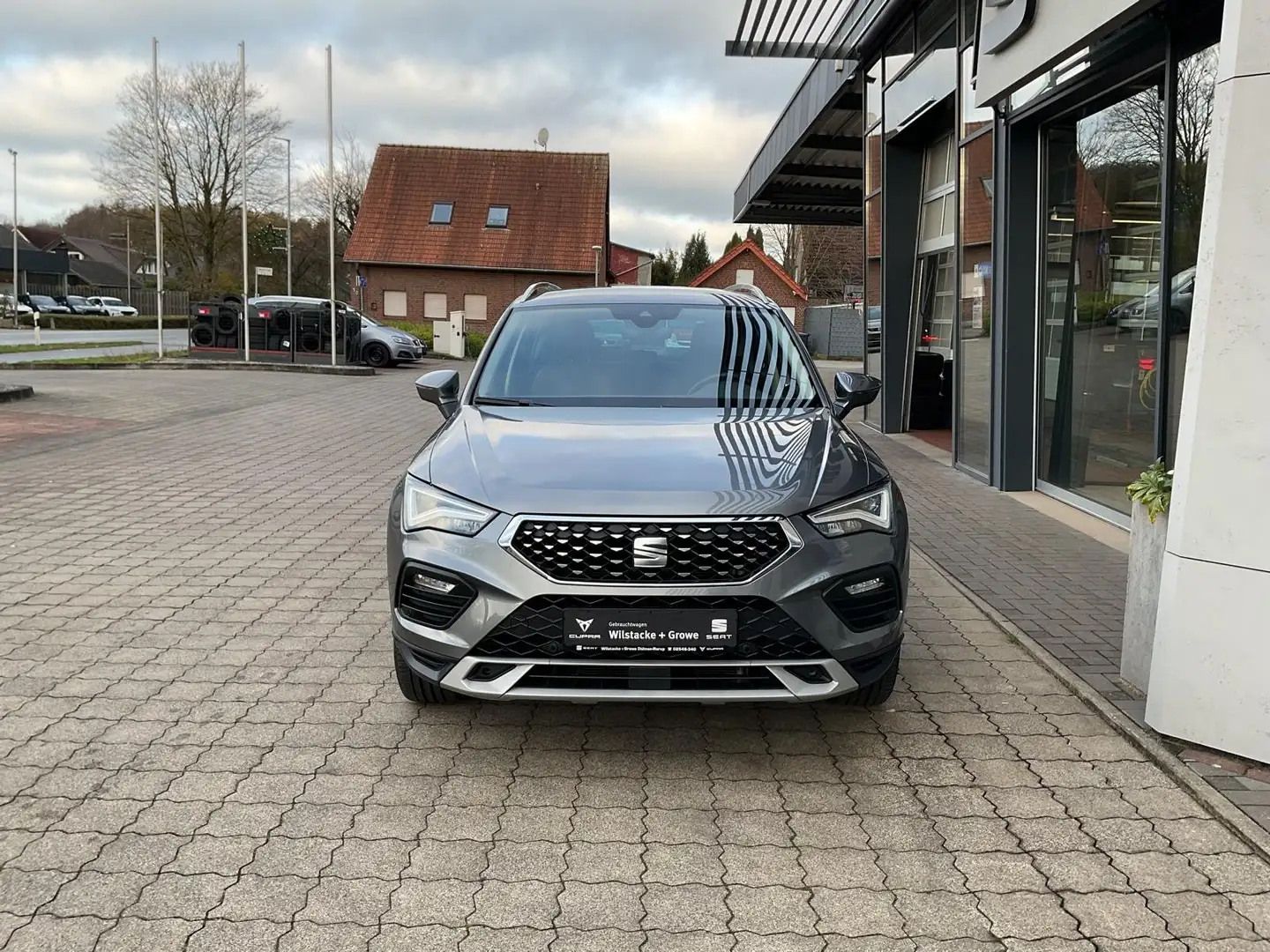 SEAT Ateca 2.0 TDI DSG 4 Drive Xperience - AHK Gris - 2