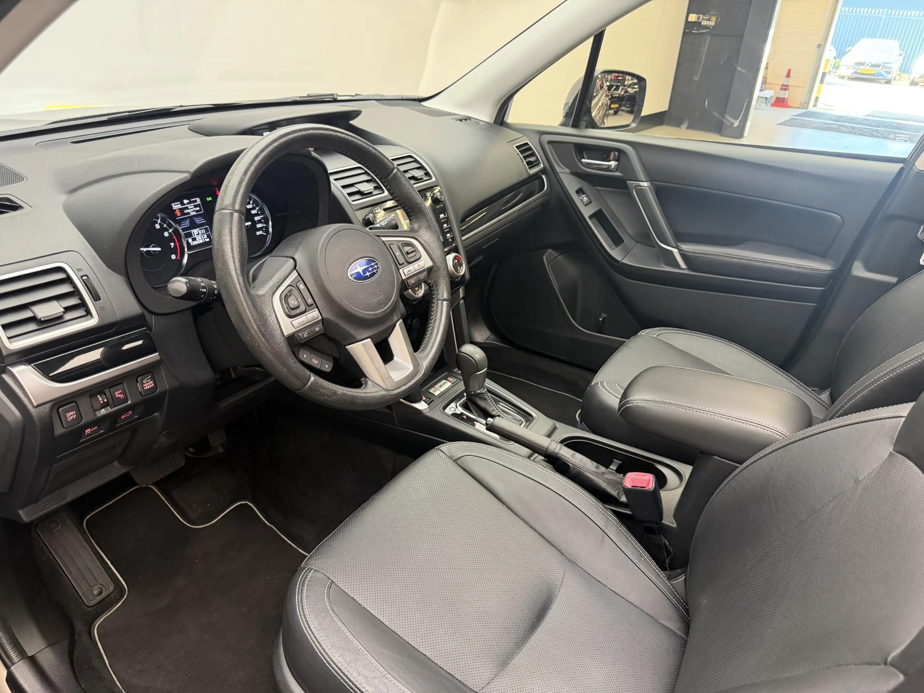 Subaru Forester 2.0 Premium | Carplay | Panodak | Trekhaak 2000 tr — photo 3