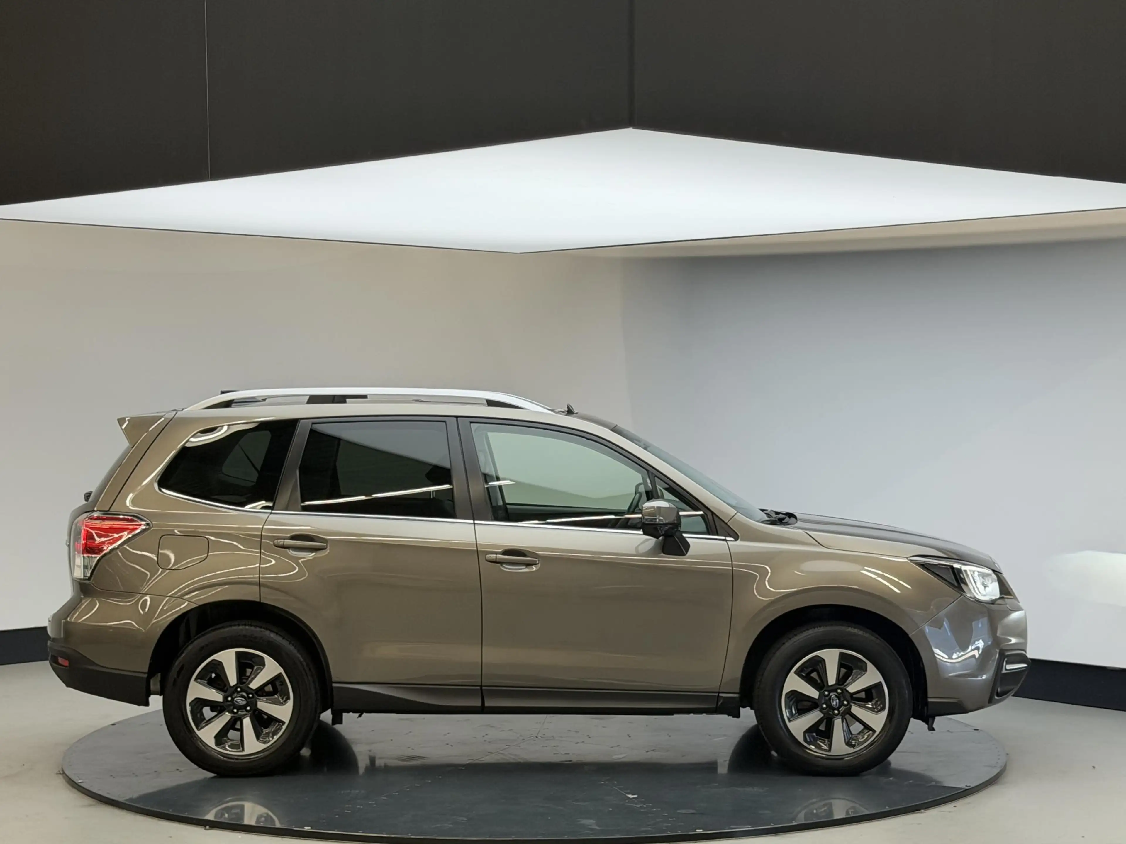 Subaru Forester 2.0 Premium | Carplay | Panodak | Trekhaak 2000 tr — photo 12