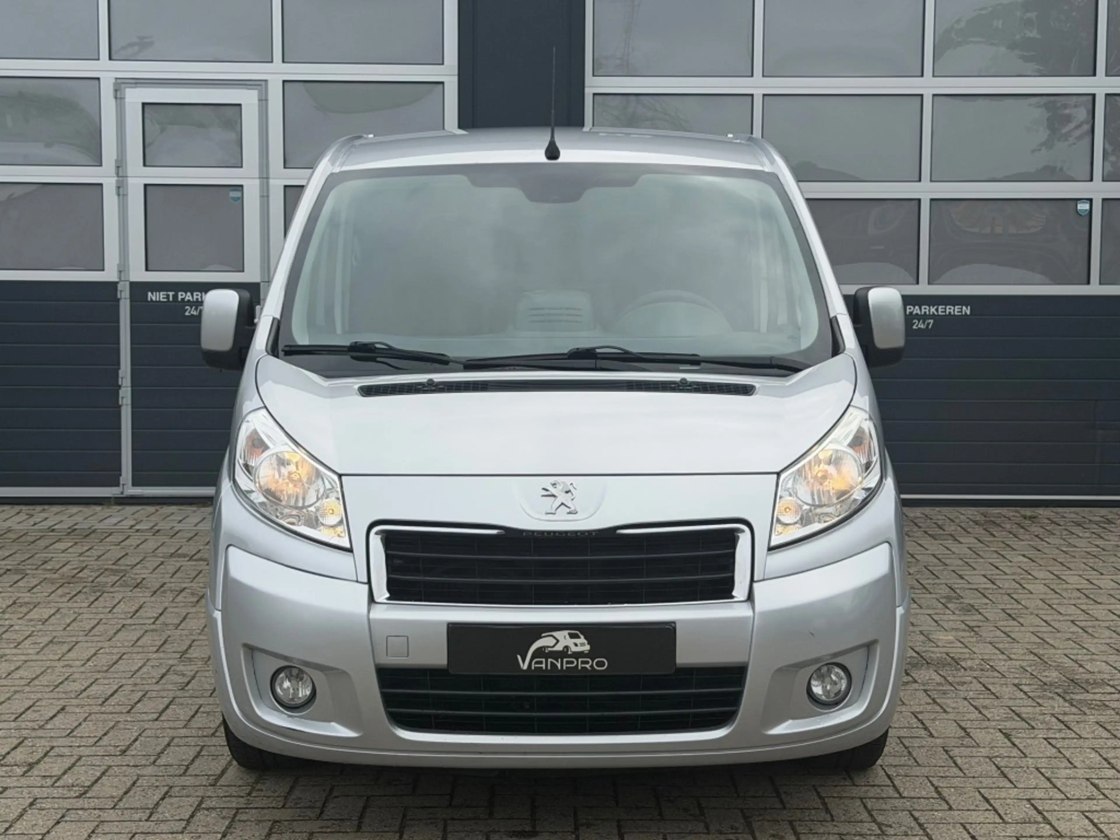 Peugeot Expert L2H1 2.0 HDi 130 PK NAVTEQ / Navi / Airco / Trekha — photo 8