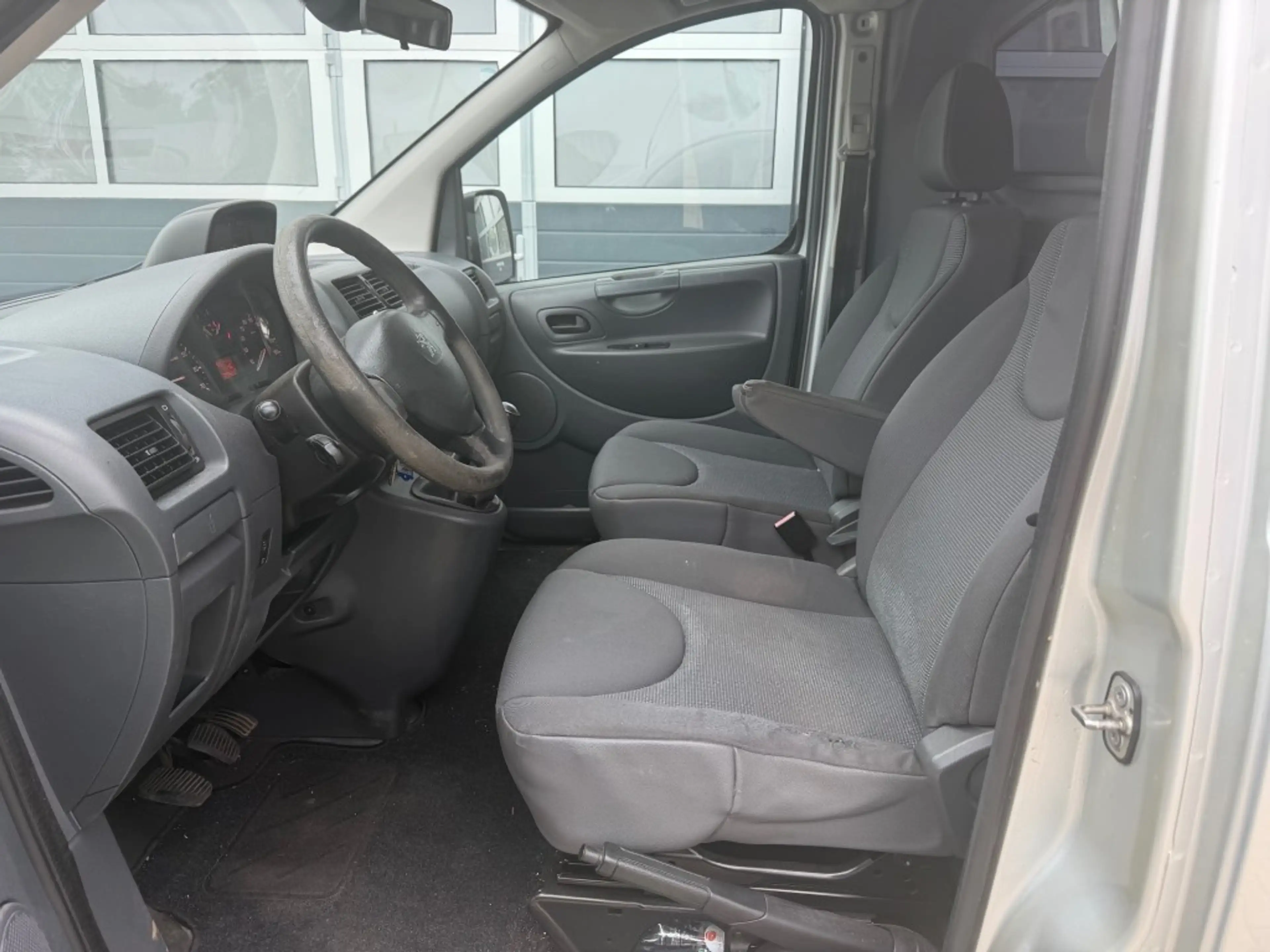 Peugeot Expert L2H1 2.0 HDi 130 PK NAVTEQ / Navi / Airco / Trekha — photo 11