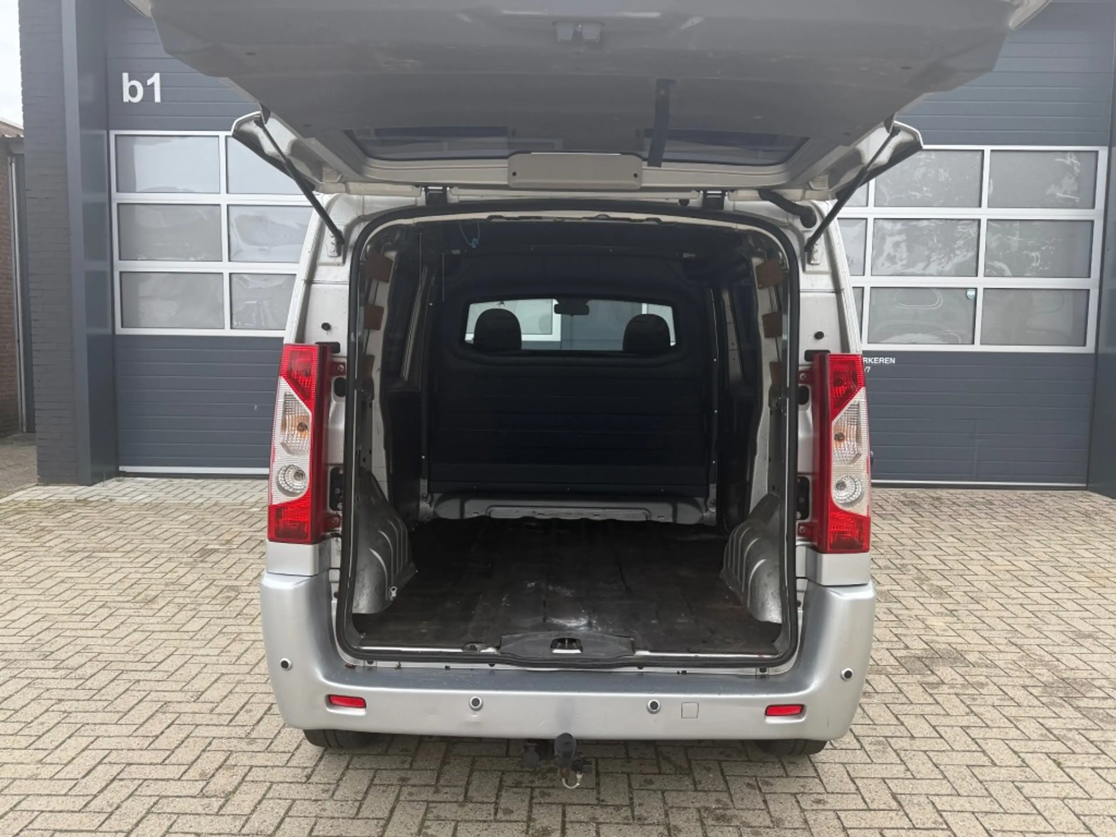 Peugeot Expert L2H1 2.0 HDi 130 PK NAVTEQ / Navi / Airco / Trekha — photo 9