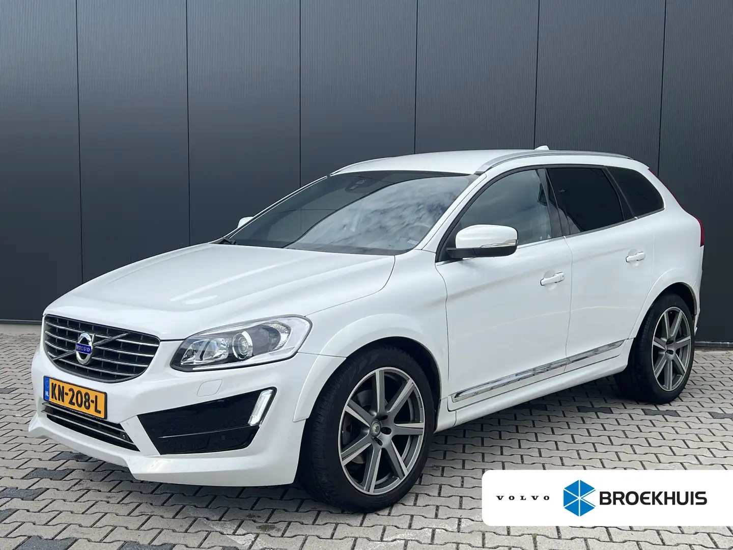 Volvo XC60 2.4 D4 Ocean Race | Volledig Heico | Stoelverwarmi Wit - 1