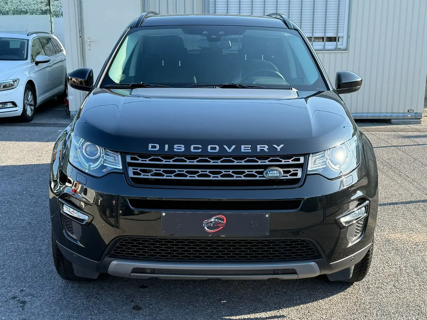 Land Rover Discovery Sport 2.0 TD4 SE / CUIR / PANO / FULL BOOK / EURO 6b Noir - 2