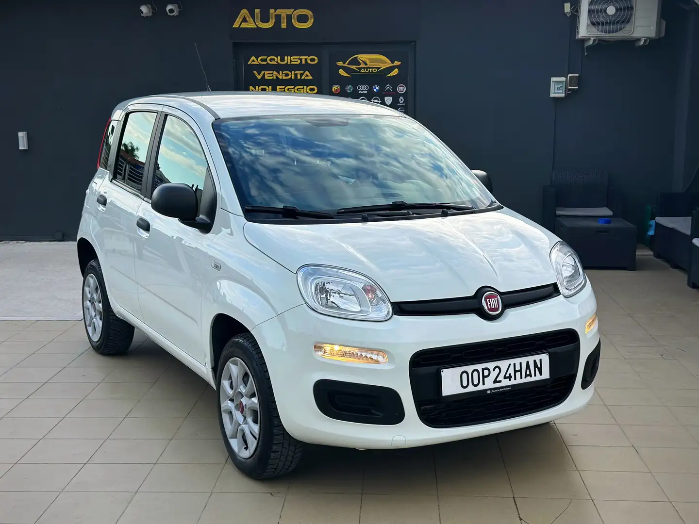 Fiat Panda 0.9 t.air t. natural power Lounge 80cv my19 - 1