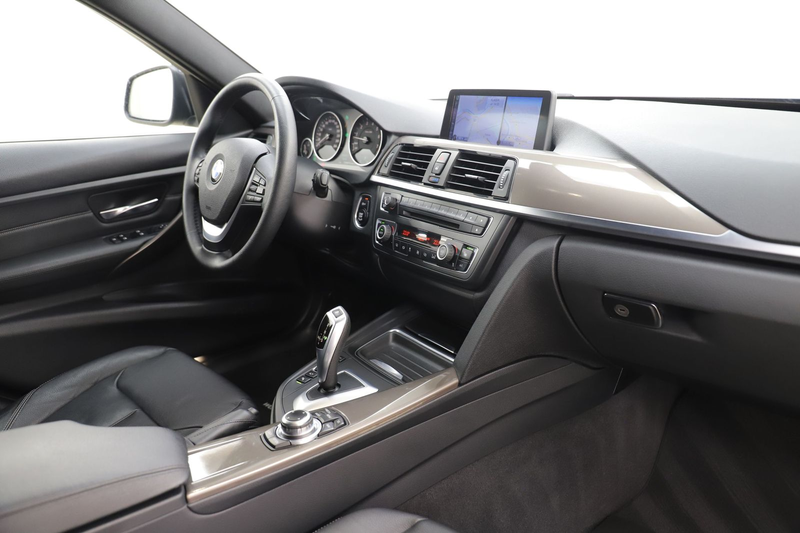 BMW 335 i xDrive — photo 15