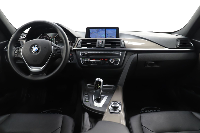 BMW 335 i xDrive — photo 14