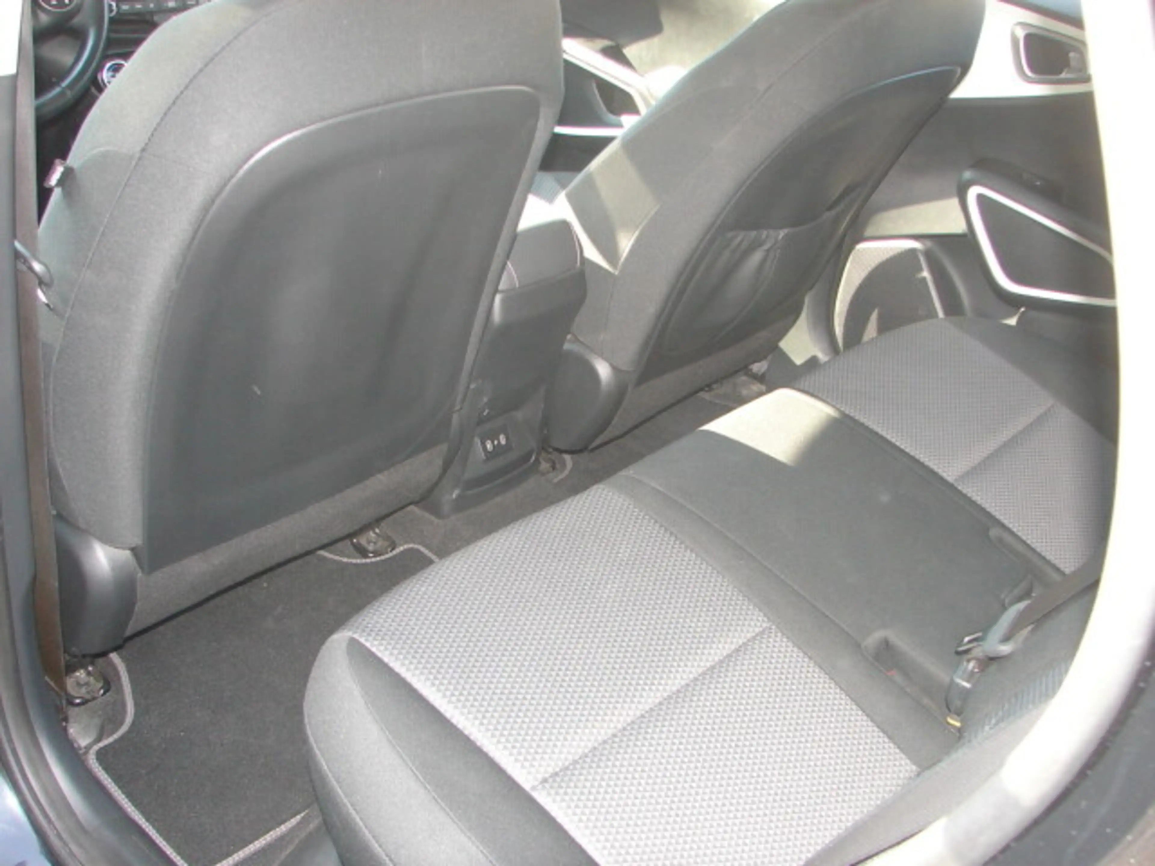 Kia Soul EV 64kWh Long Silber — photo 7