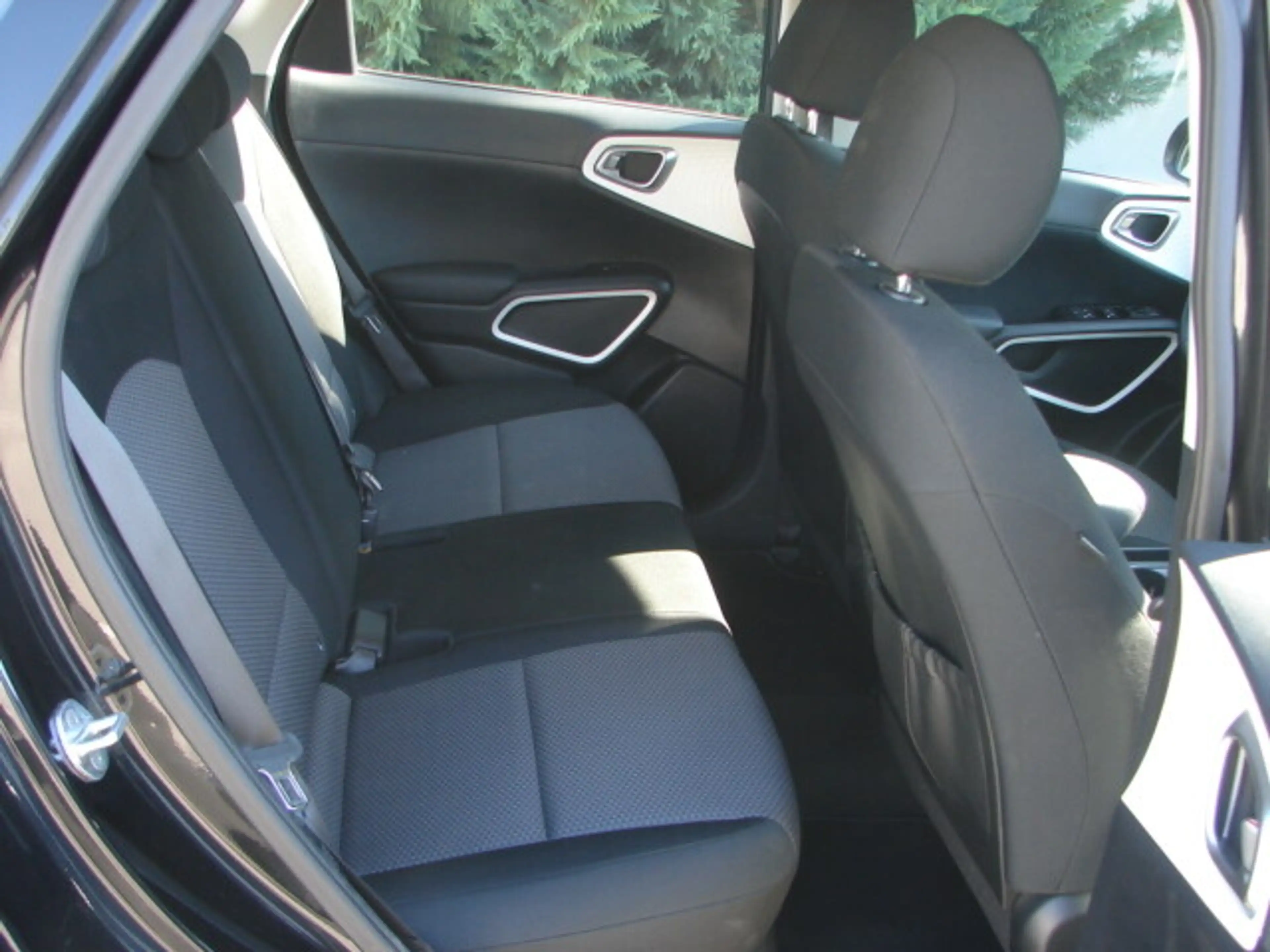 Kia Soul EV 64kWh Long Silber — photo 11
