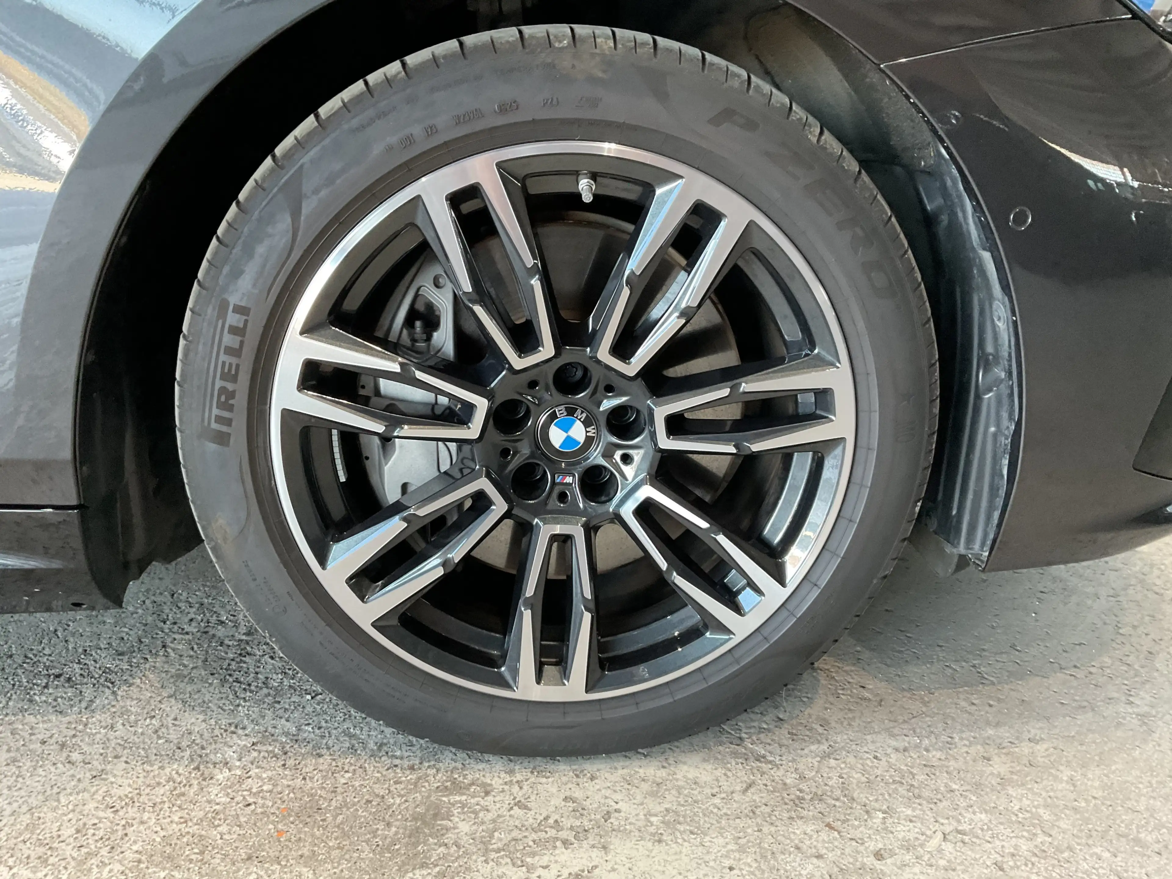 BMW 550 e xDrive |Sitzbelüft. |Komfortsitze |M Sportpaket — photo 12