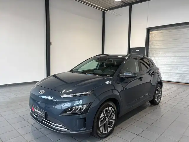 Hyundai Kona view 3