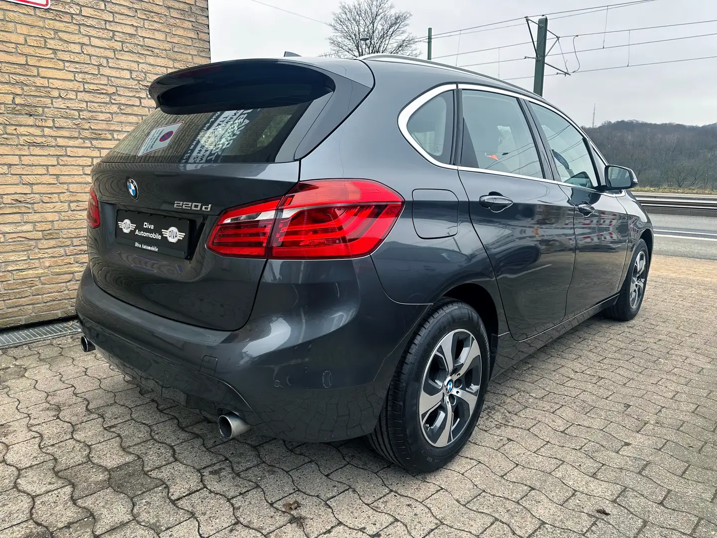 BMW 220 d Active Tourer 1.Hand Grijs - 2