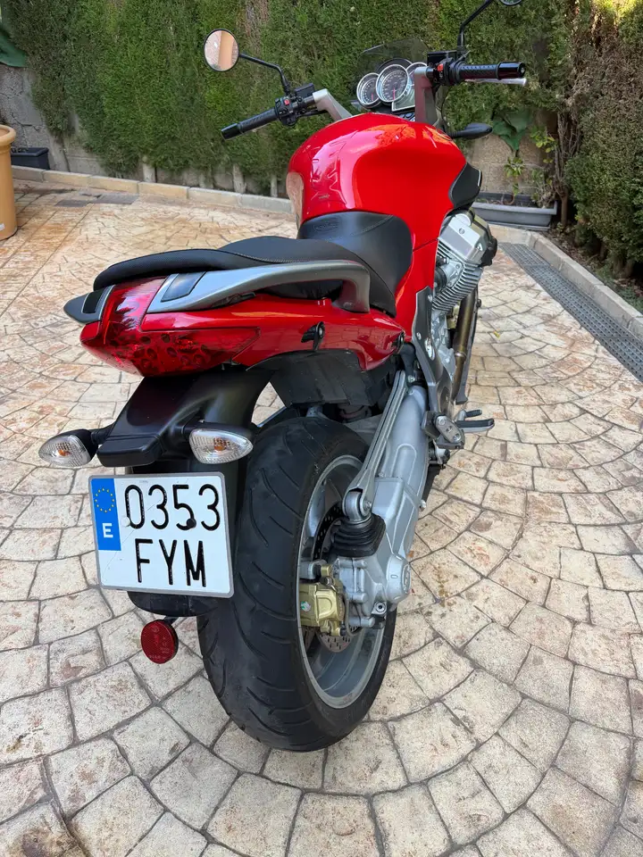 Moto Guzzi Breva 850