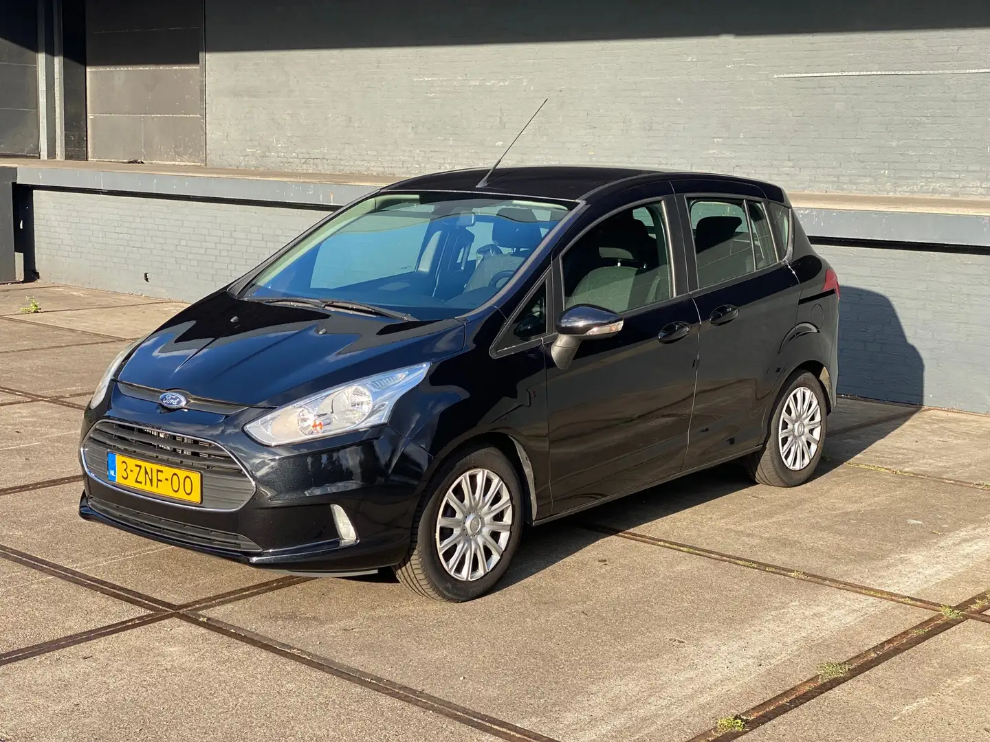 Ford B-Max 1.0 EcoBoost NAP Nieuwe Apk Airco Nette Auto Zwart - 1