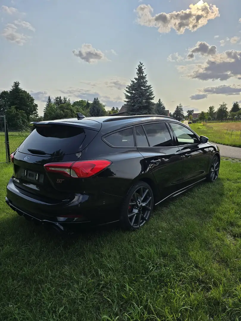 Ford Focus Turnier 2.3EcoBoost S&S ST MILLTEK,AMBILIGHT,GARAN - 2