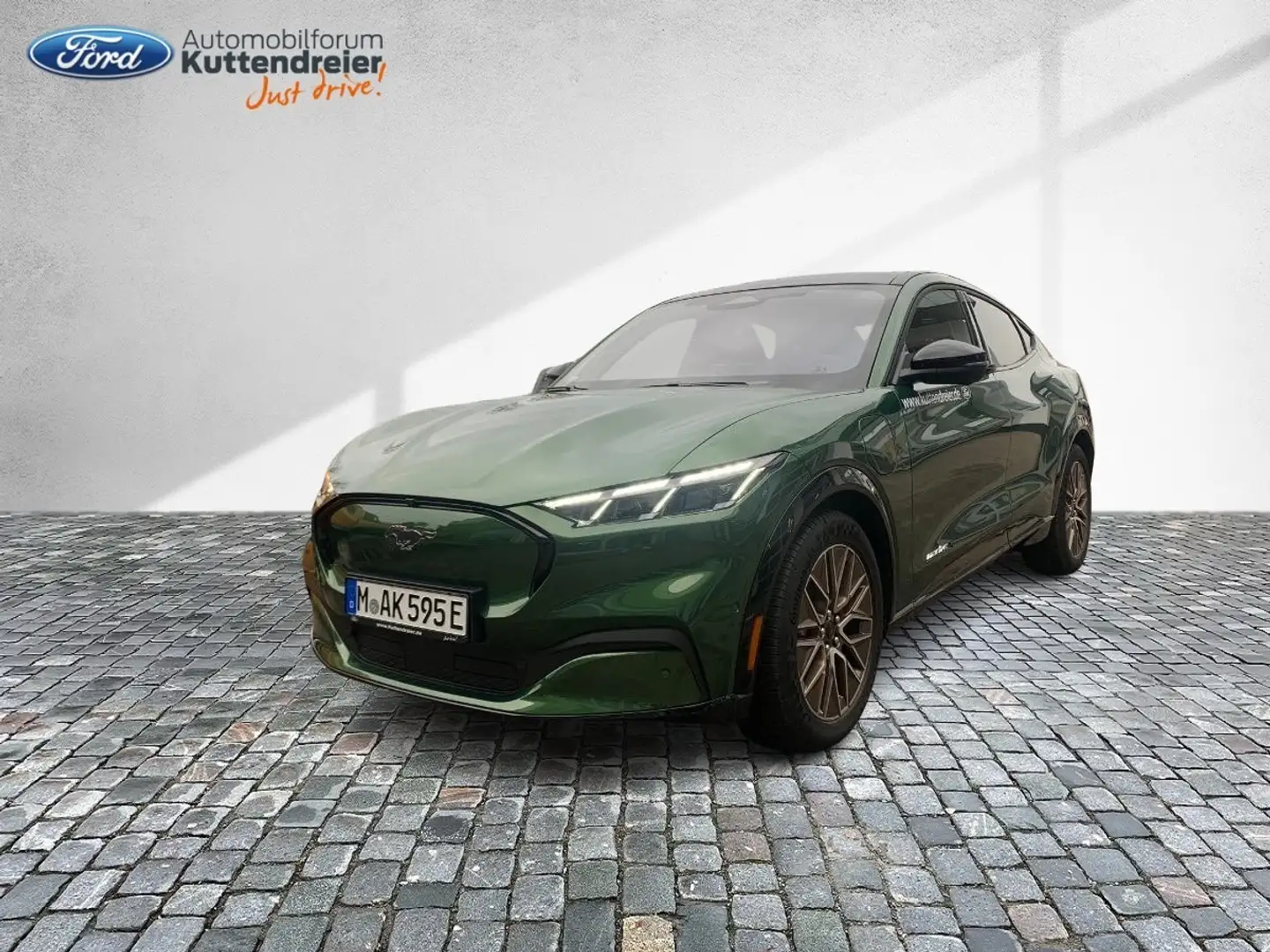 Ford Mustang Mach-E (Extended Range) Premium FLA ACC Groen - 2