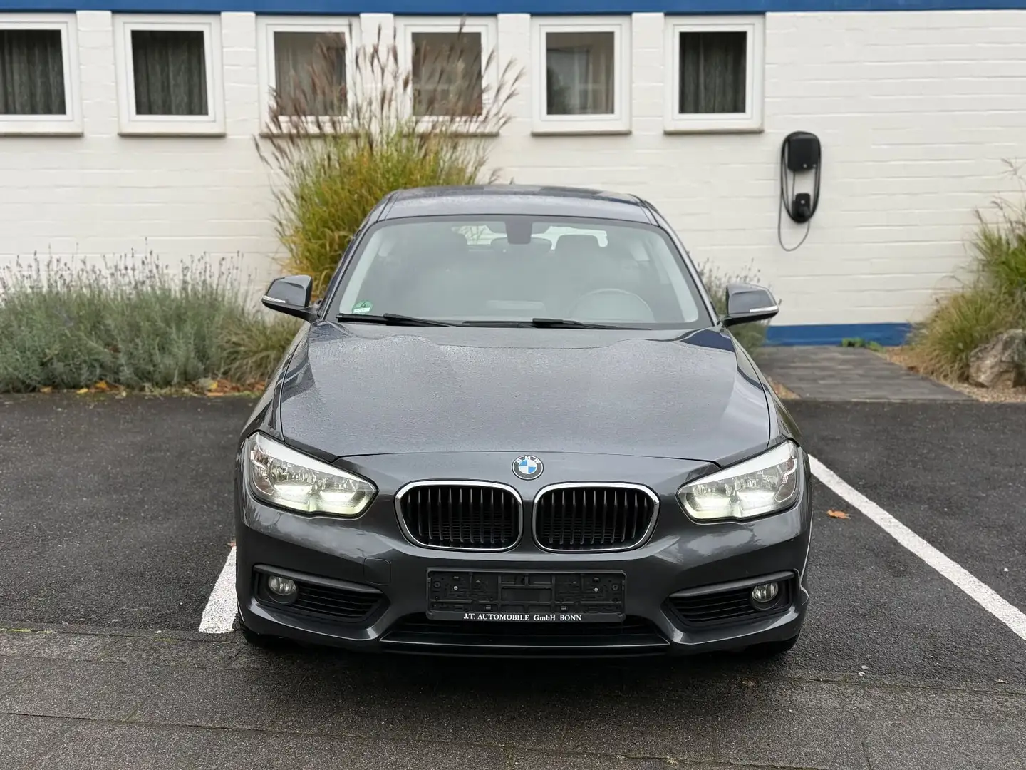 BMW 118 d Advantage Grau - 2