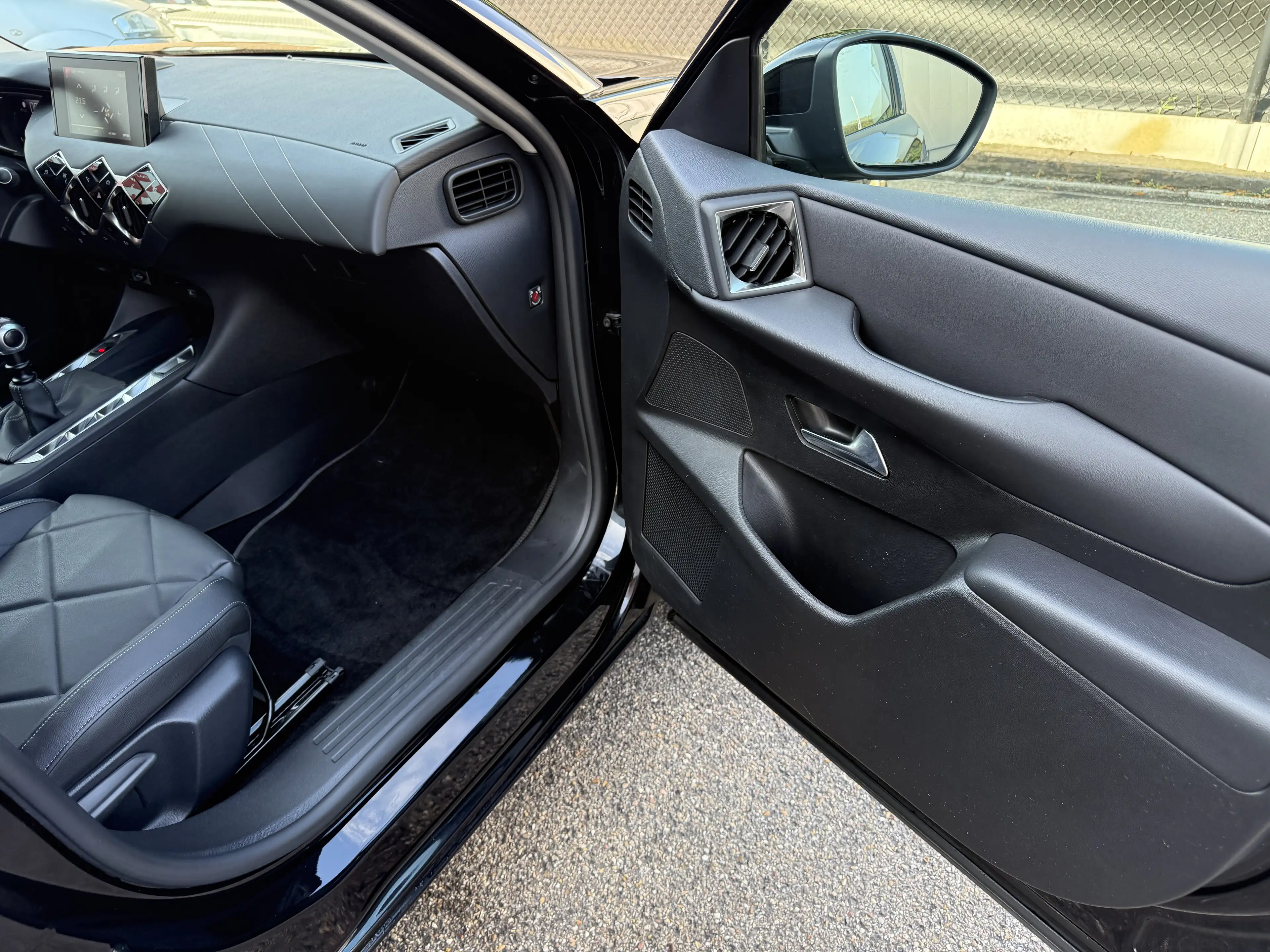 DS Automobiles DS 3 Crossback BASTILLE 12PureTech 100pk FULL LEATHER — photo 11