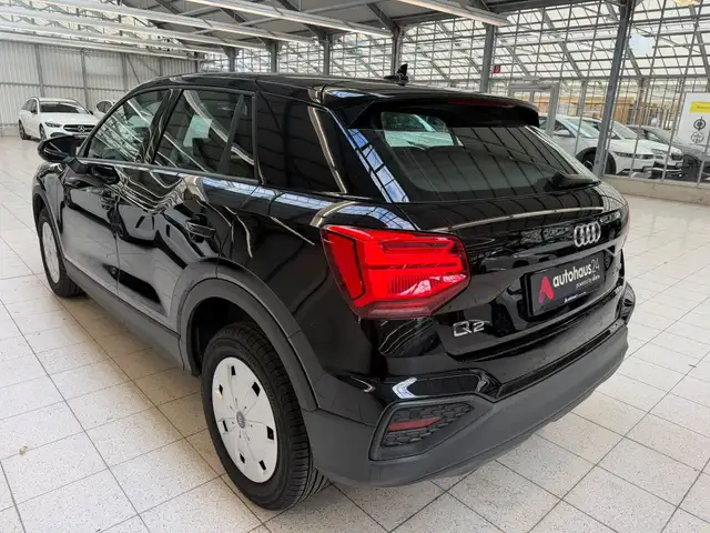 Audi Q2 view 4