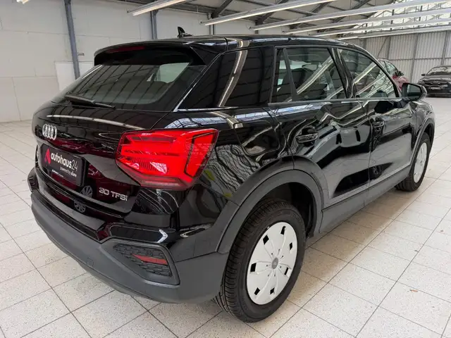 Audi Q2 view 5